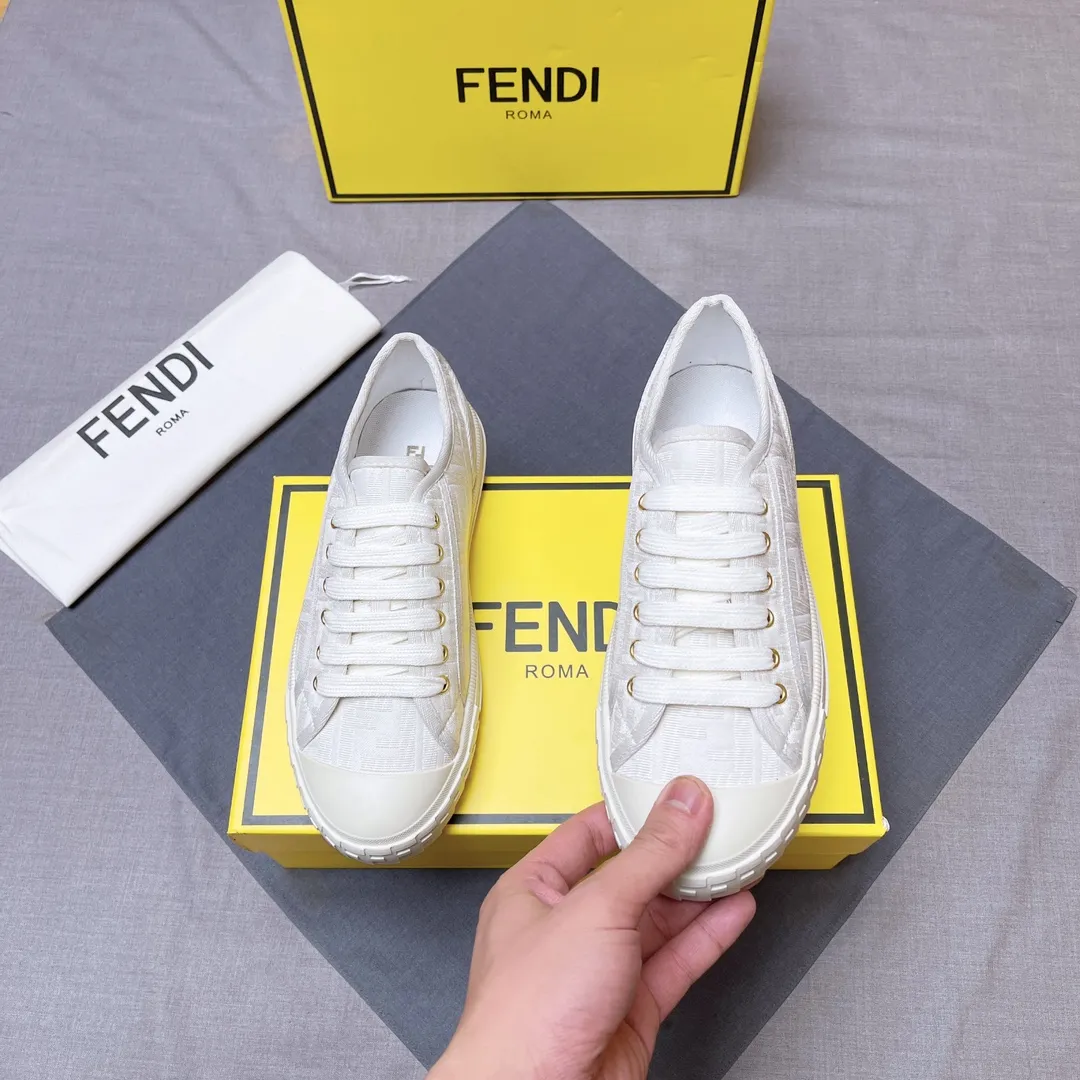P380 men's shoes 💰Fendǐ Domino sneakers with jacquard FF pattern, embossed FF pattern on the toe, canvas upper, TPU customized outsole Size: 38-45 (customized for 45) No. 018
